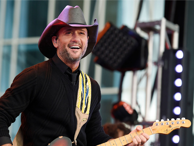 Tim McGraw: McGraw Tour 2022 with Russell Dickerson at Ameris Bank Amphitheatre