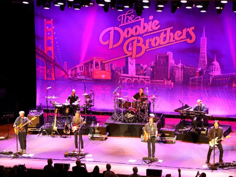 The Doobie Brothers & Robert Cray Band